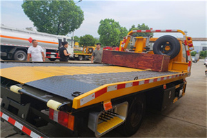 西湖附近拖车电话号码服务